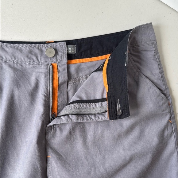 Icebreaker Gray Destiny Skirt Lightweight
Merino Wool Blend - Picture 9 of 16